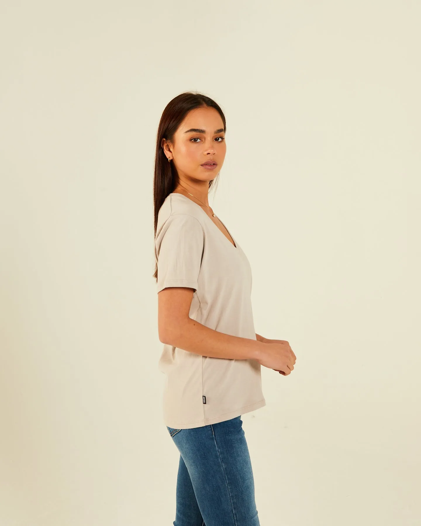 Elisa Basic V Neck Tee Warm Stone