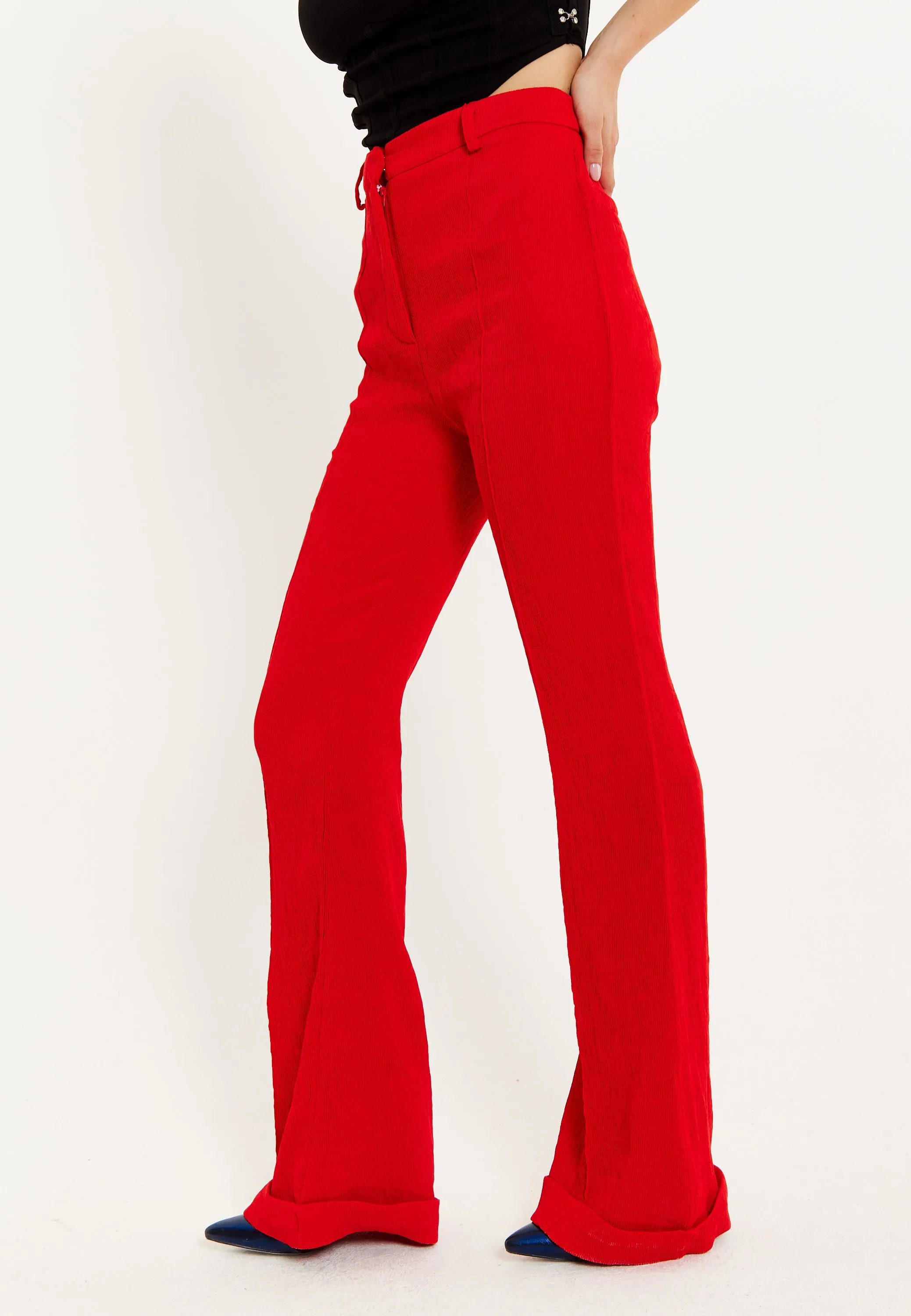 Sure, heres an optimized product title with modifiers:

Stylish Red Flare Trousers by House of Holland for a Bold Fashion Statement