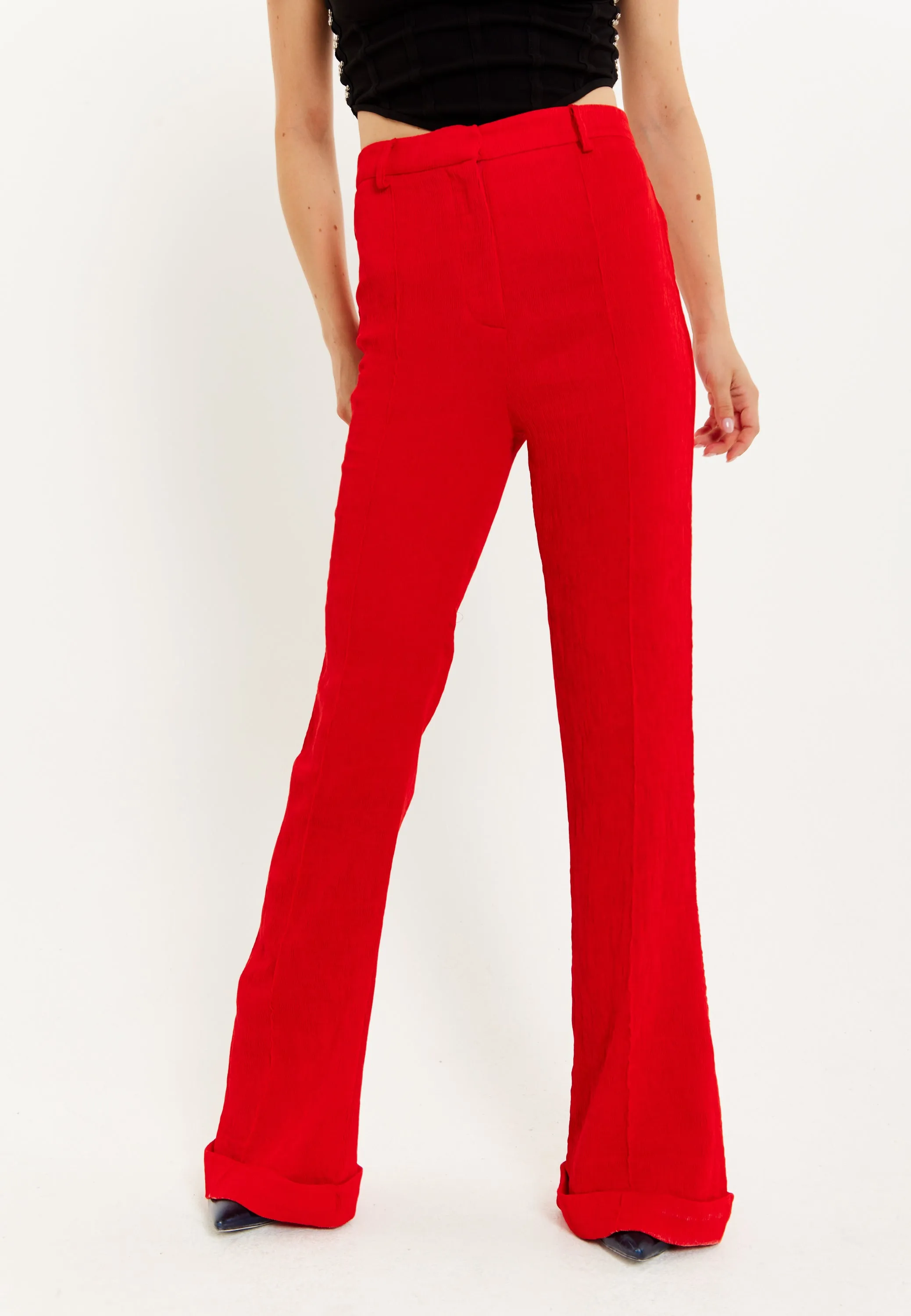 Sure, heres an optimized product title with modifiers:

Stylish Red Flare Trousers by House of Holland for a Bold Fashion Statement