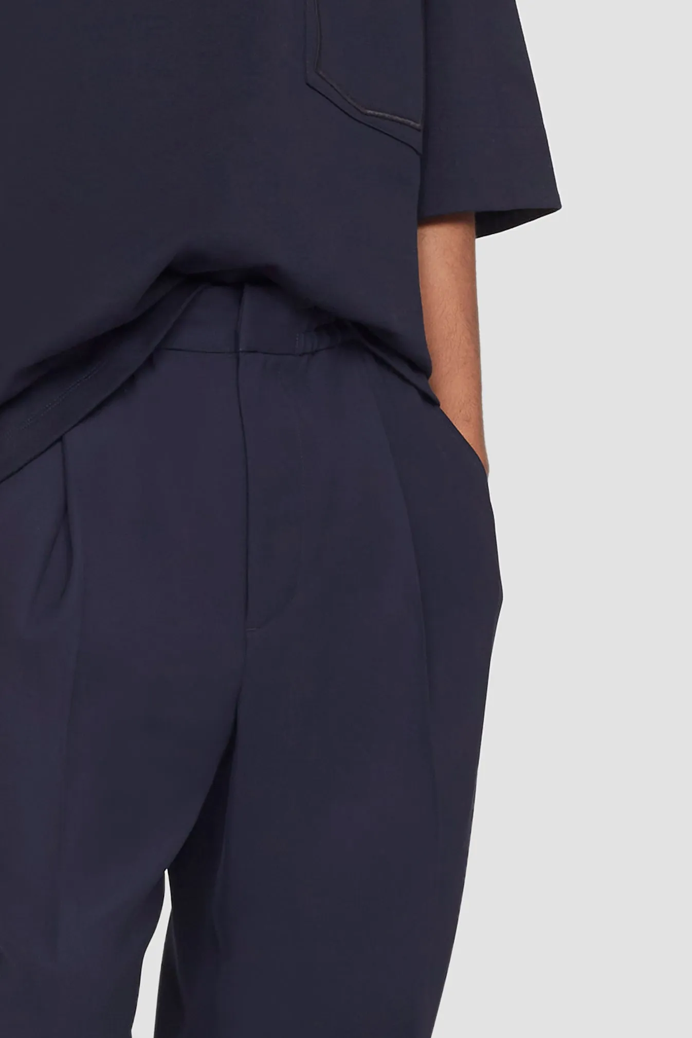 Single Pleat Tapered Trousers