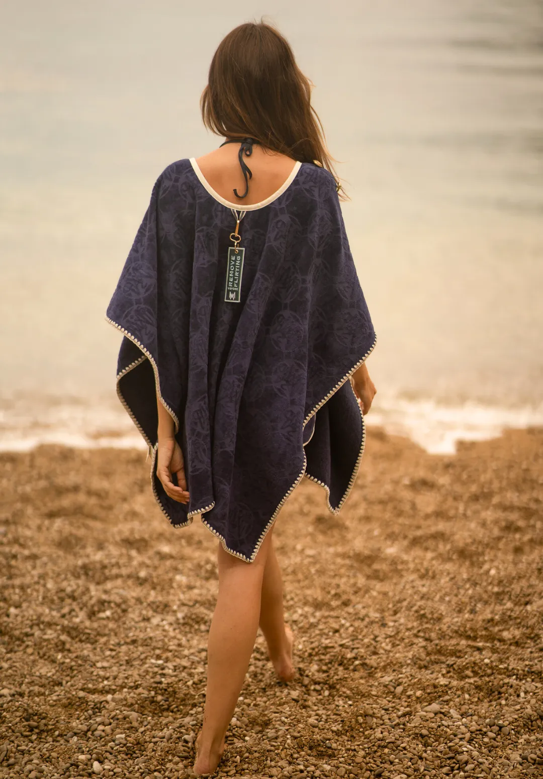 The Medusa Poncho Women - Eclipse